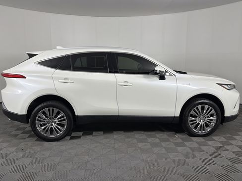 Used 2021 Toyota Venza XLE w/ Softex Package AWD/4WD image 30