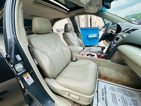 Used 2011 Toyota Camry XLE w/ XLE Extra-Value Pkg #2 FWD image 23