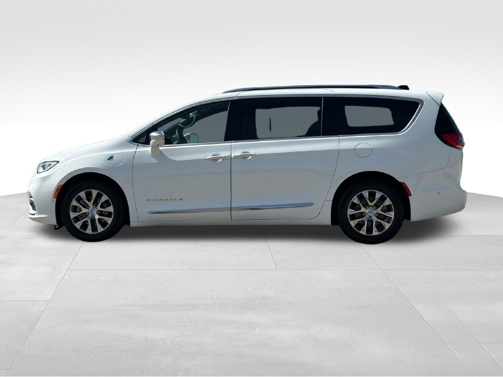 Used 2024 Chrysler Pacifica Pinnacle FWD image 27