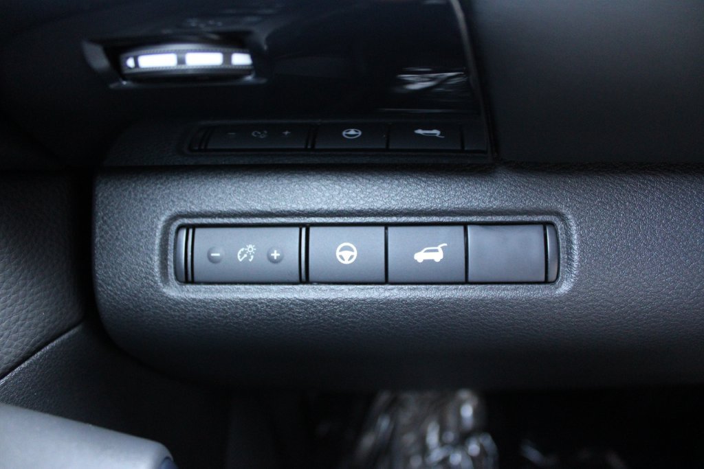 Used 2025 Nissan Pathfinder SV w/ SV Premium Package AWD/4WD image 31