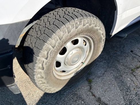 Used 2019 Ford F150 XL w/ Equipment Group 101A Mid AWD/4WD image 3