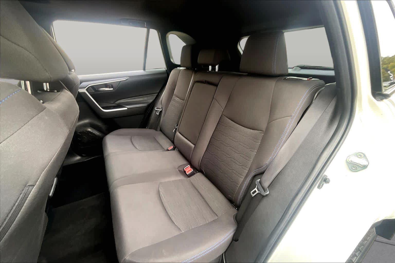 Used 2022 Toyota RAV4 SE w/ Convenience Package AWD/4WD image 20