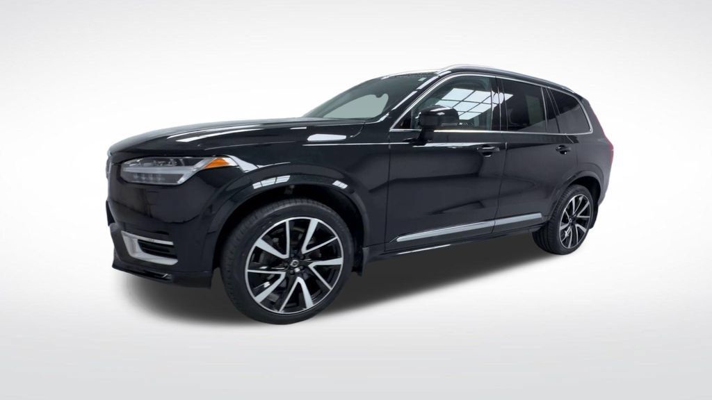 Used 2024 Volvo XC90 B6 Plus AWD/4WD image 4