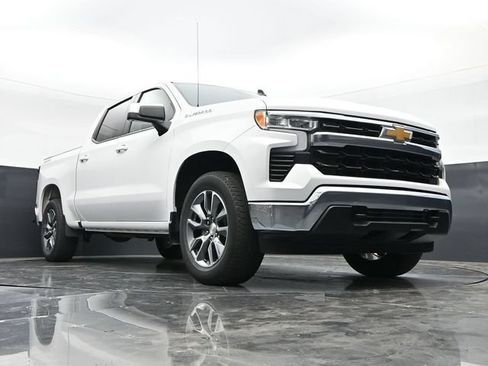 Used 2024 Chevrolet Silverado 1500 LT AWD/4WD image 41