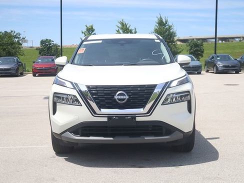 Used 2023 Nissan Rogue SV AWD/4WD image 2