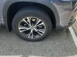 Used 2019 Toyota Highlander Plus AWD/4WD video 2