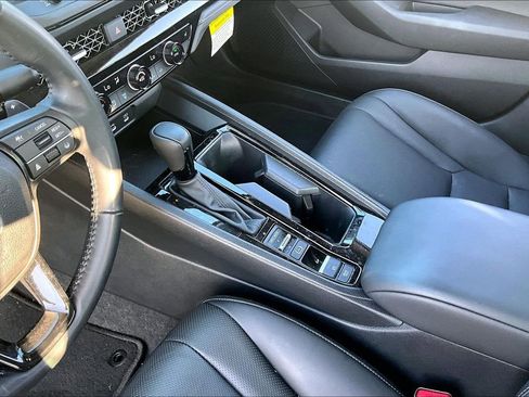 Used 2024 Honda Accord EX-L image 17