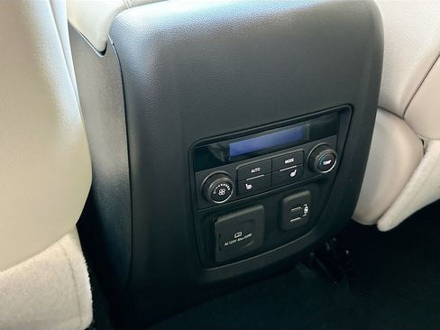 Used 2022 Buick Enclave Avenir FWD image 26