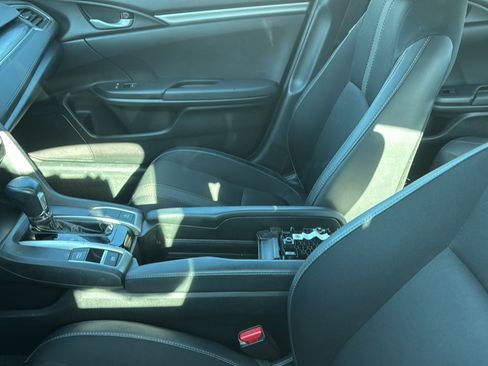 Used 2021 Honda Civic Sport image 2