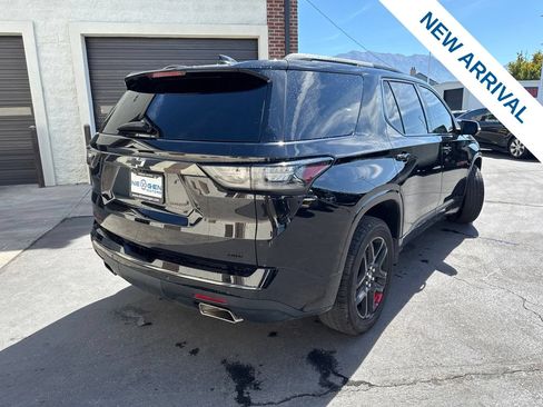 Used 2021 Chevrolet Traverse Premier w/ Redline Edition AWD/4WD image 7