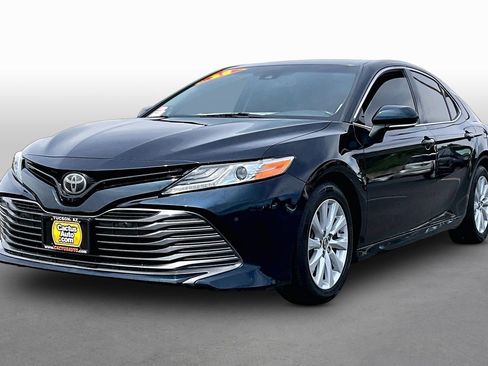 Used 2018 Toyota Camry XLE w/ Audio Package FWD image 1