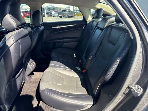Used 2018 Ford Fusion Titanium AWD/4WD image 19