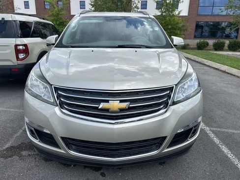 Used 2014 Chevrolet Traverse LT FWD image 2