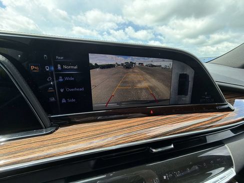 Certified 2021 Cadillac Escalade ESV Premium Luxury AWD/4WD image 21