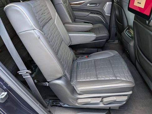 Used 2024 Cadillac Escalade Premium Luxury Platinum image 22