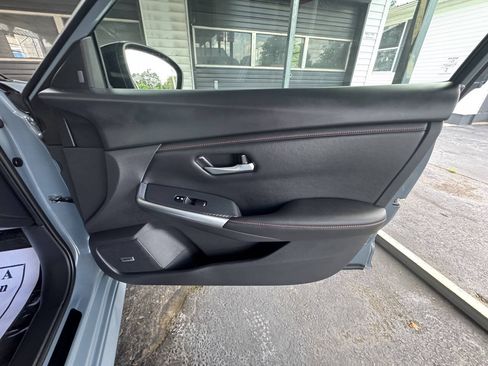 Used 2024 Nissan Sentra SR w/ SR Premium Package FWD image 41