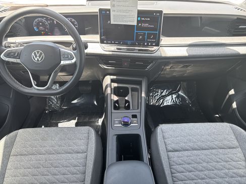 Used 2025 Volkswagen Tiguan S FWD image 14