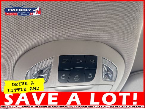 Used 2023 Chrysler Voyager LX image 37