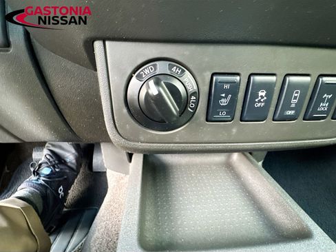 Used 2015 Nissan Frontier PRO-4X w/ Pro-4x Luxury Package image 30