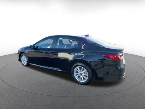 Used 2025 Toyota Camry LE image 10