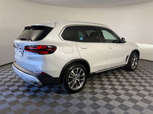 Certified 2024 BMW X5 sDrive40i w/ Premium Package image 9