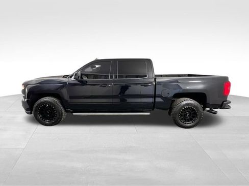 Used 2018 Chevrolet Silverado 1500 LTZ Z71 w/ Midnight Edition AWD/4WD image 6