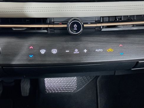 Used 2024 Nissan Ariya AWD image 24