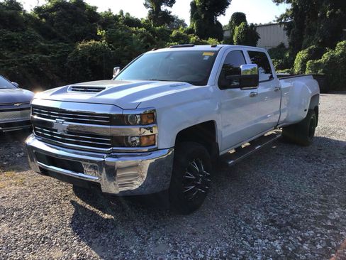 Used 2018 Chevrolet Silverado 3500 W/T w/ WT Convenience Package AWD/4WD image 2