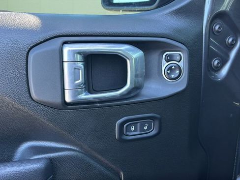 Certified 2024 Jeep Gladiator Sport image 16