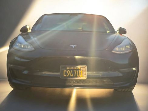 Used 2021 Tesla Model 3 Performance image 13