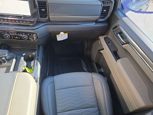 Certified 2025 Chevrolet Silverado 1500 ZR2 w/ Technology Package image 18