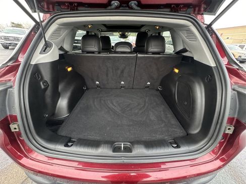 Used 2022 Jeep Compass Latitude w/ Sun and Sound Group image 23