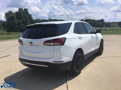 Used 2023 Chevrolet Equinox LT image 3