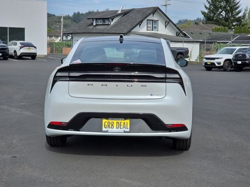 New 2027 Toyota Prius Plug-In Hybrid FWD image 8