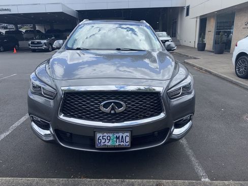 Used 2019 INFINITI QX60 Luxe w/ Essential Package AWD/4WD image 2