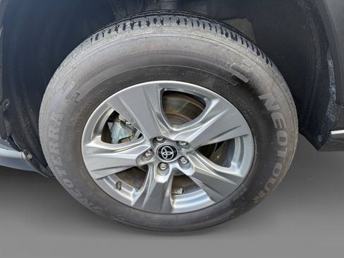 Used 2024 Toyota RAV4 XLE image 9