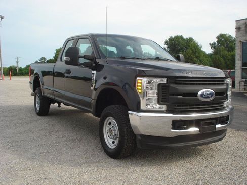 Used 2019 Ford F250 XL w/ XL Value Package AWD/4WD image 2