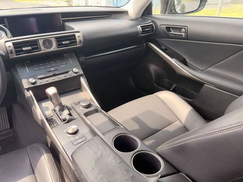 Used 2015 Lexus IS 250 RWD image 17