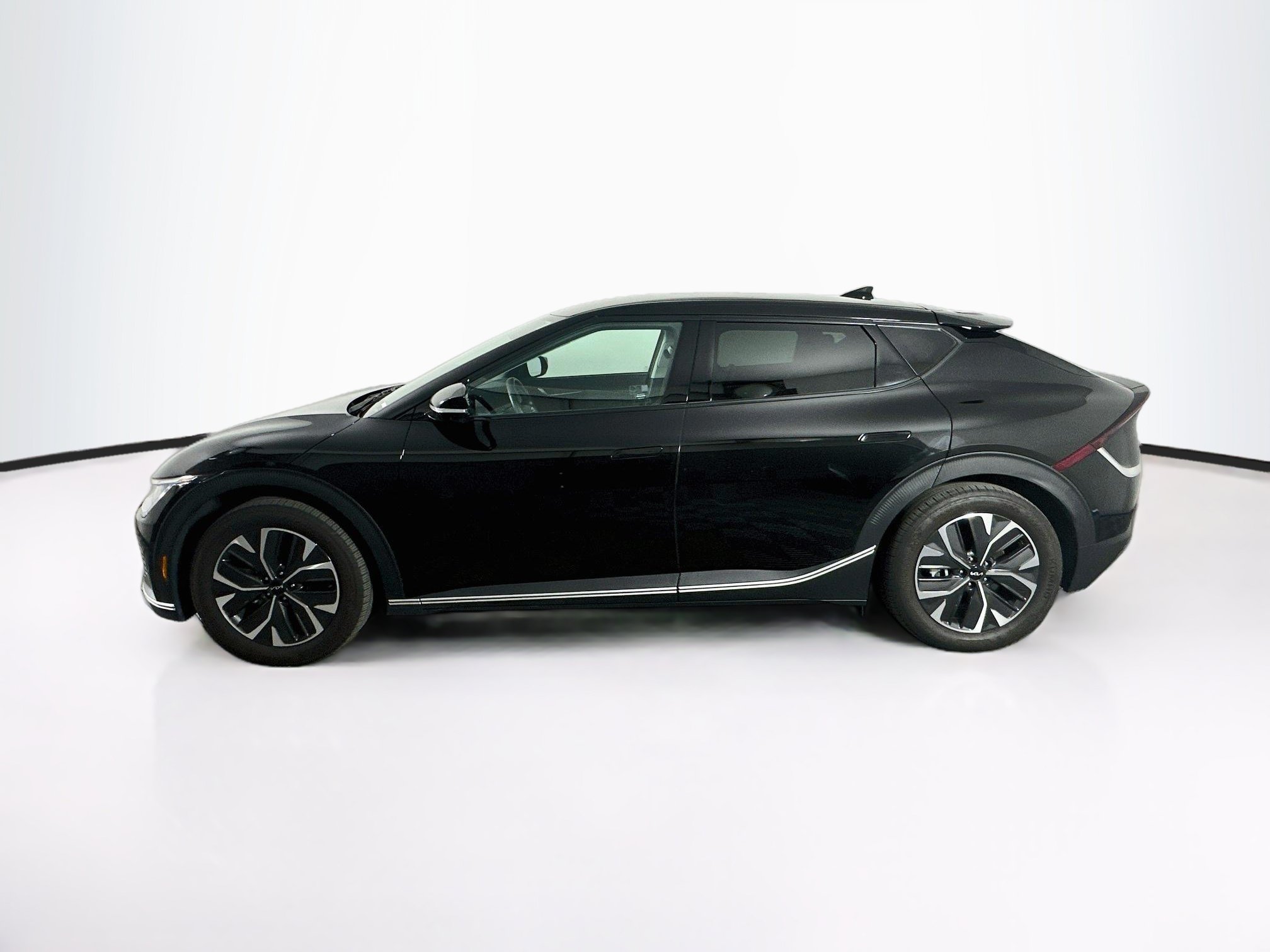 Used 2024 Kia EV6 Light RWD image 4