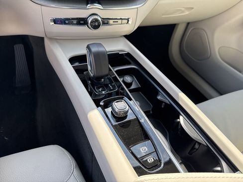 New 2025 Volvo XC60 T8 Plus w/ Protection Package Premier image 27