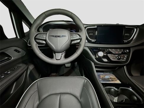 New 2026 Chrysler Pacifica Limited w/ S Appearance Package image 21