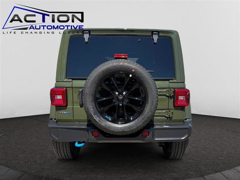 Used 2023 Jeep Wrangler Sahara AWD/4WD image 7