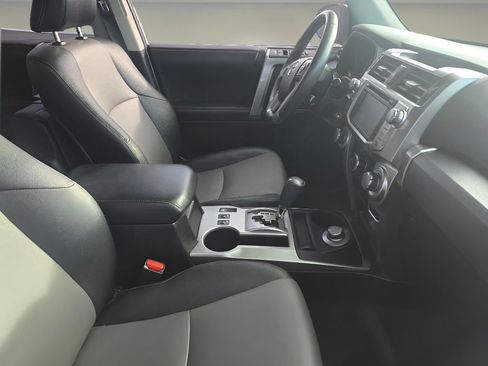 Used 2016 Toyota 4Runner SR5 Premium image 18