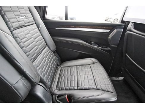 Certified 2025 Cadillac Escalade Sport Platinum w/ LPO, ONYX Package AWD/4WD image 11