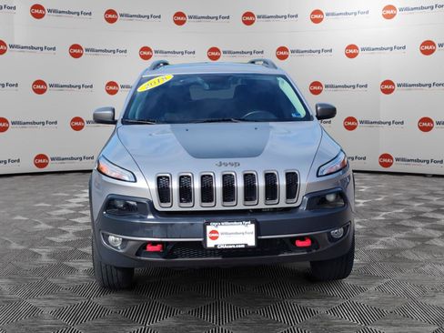Used 2018 Jeep Cherokee Trailhawk w/ Comfort/Convenience Group AWD/4WD image 8
