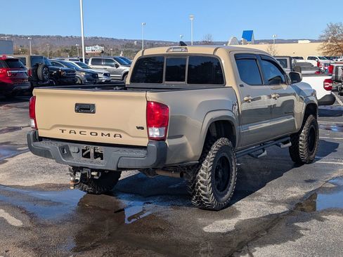 Used 2016 Toyota Tacoma 2WD Double Cab image 3
