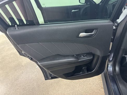 Used 2019 Dodge Charger R/T w/ Blacktop Package image 29