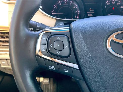 Used 2013 Toyota Avalon Limited image 24