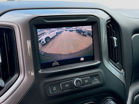 Used 2020 Chevrolet Silverado 1500 Custom w/ Custom Value Package image 11