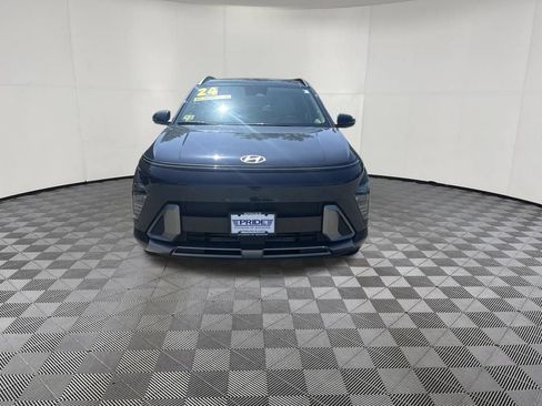 Used 2024 Hyundai Kona Limited AWD/4WD image 2